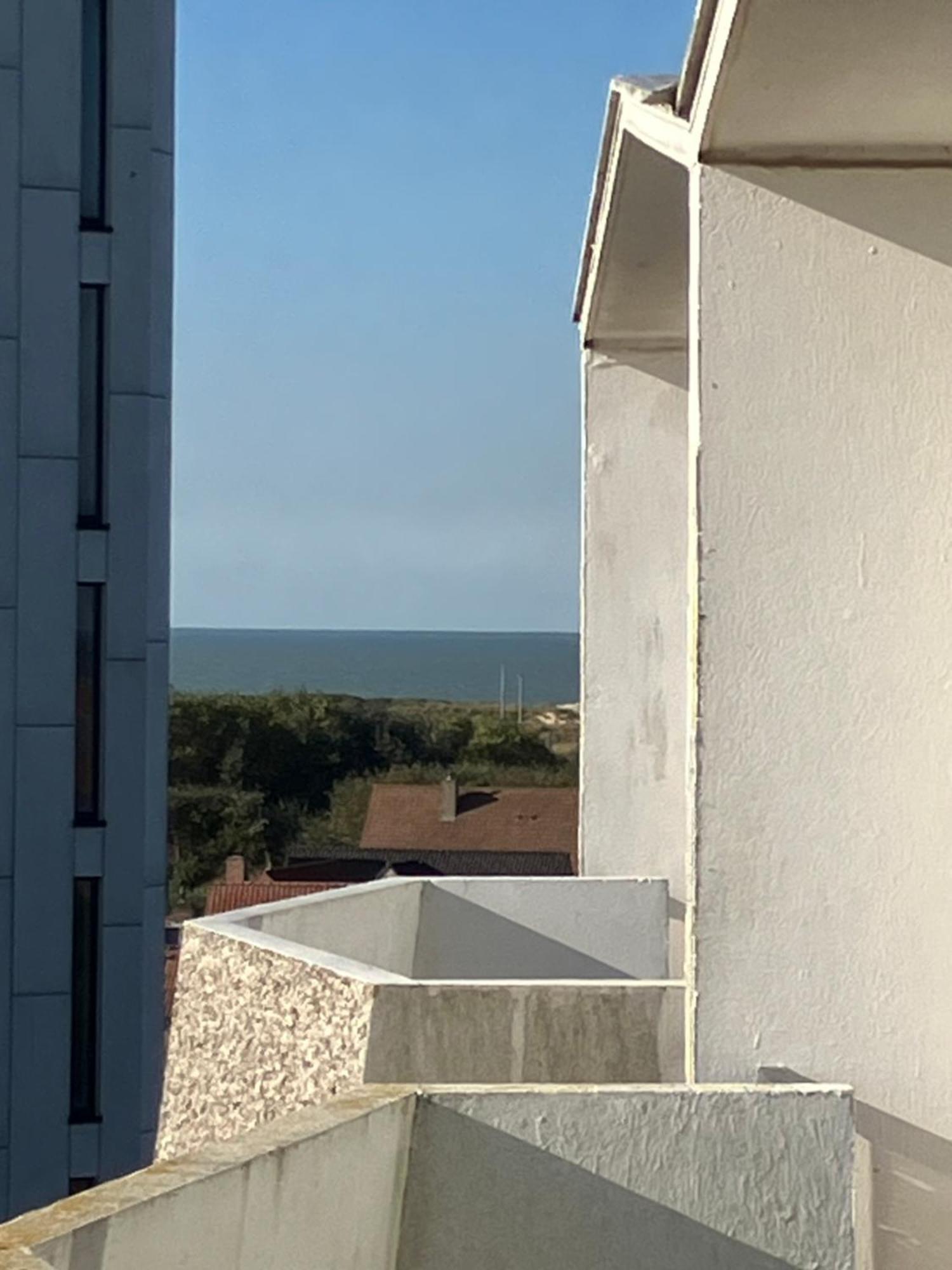 Cosy Aan Zee Met Prive Parking Apartamento